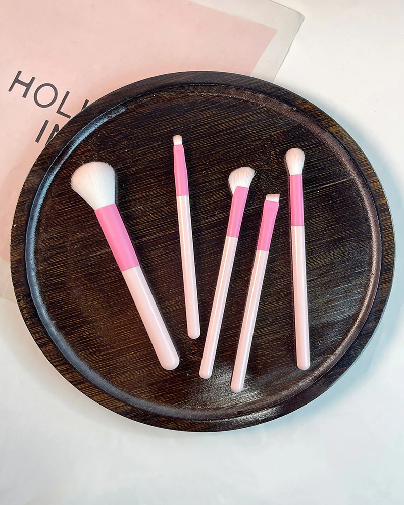 Real supplier photograph of a makeup brush set